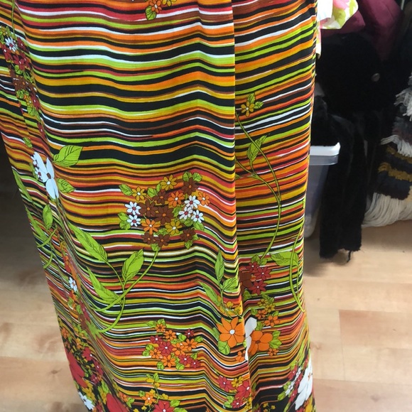 Vintage 1960’s maxi hippie skirt- stripes with large floral- zipper, metal clasp - Picture 8 of 8